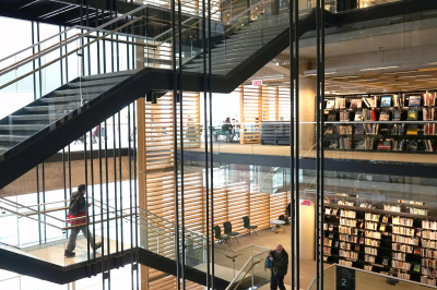 Visite de bibliothèque : Grande Bibliothèque de BAnQ [FRANÇAIS]